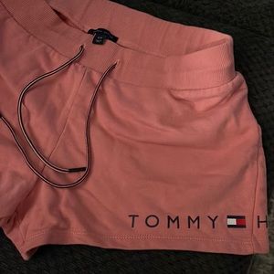 Tommy Hilfiger size small pink shorts